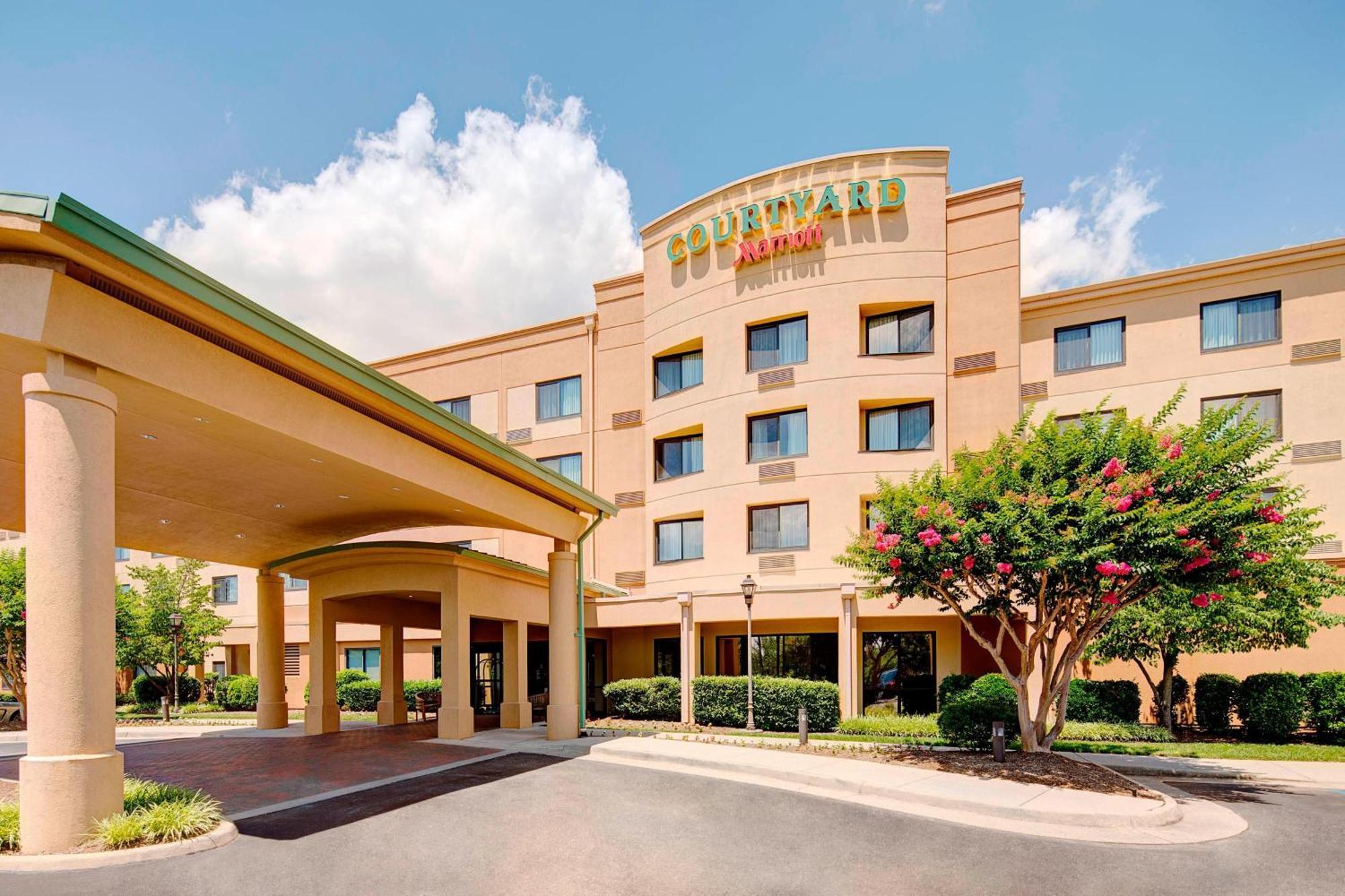 Courtyard By Marriott Roanoke Airport Hotel Exterior photo